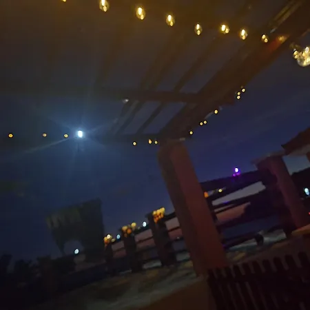 Dom wakacyjny Charming House With Sea View In Potirna, Garden