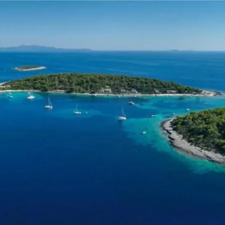 Charming House With Sea View In Potirna, Garden