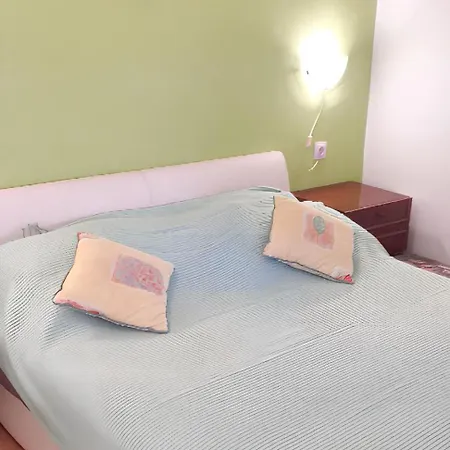 Dom wakacyjny Charming House With Sea View In Potirna, Garden Vela Luka