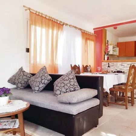 Charming House With Sea View In Potirna, Garden Vela Luka