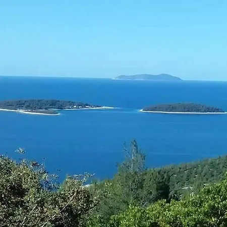 Hébergement de vacances Charming House With Sea View In Potirna, Garden