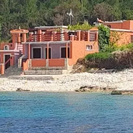 Charming House With Sea View In Potirna, Garden Hébergement de vacances *