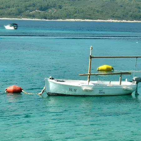 Hébergement de vacances Charming House With Sea View In Potirna, Garden