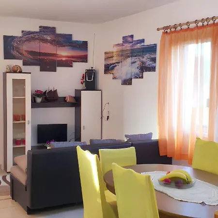 Hébergement de vacances Charming House With Sea View In Potirna, Garden *