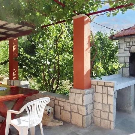 Charming House With Sea View In Potirna, Garden