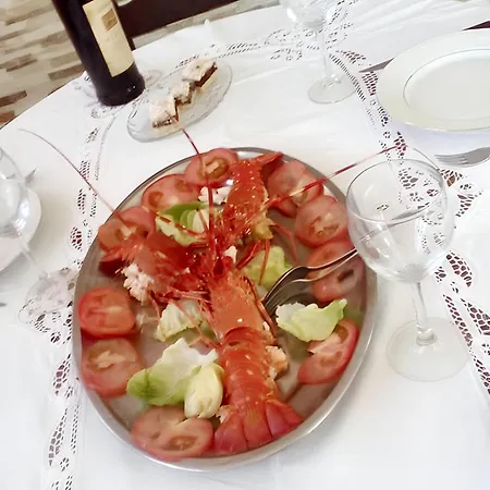 Charming House With Sea View In Potirna, Garden Вела-Лука